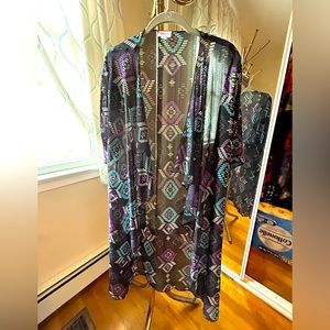 LuLaRoe Shirley kimono size small Aztec pattern